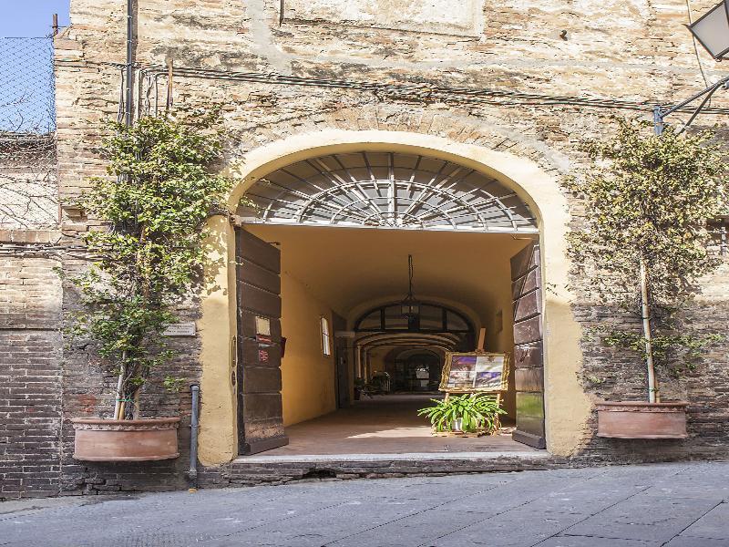 Il Chiostro Del Carmine Hotel Siena Exterior photo