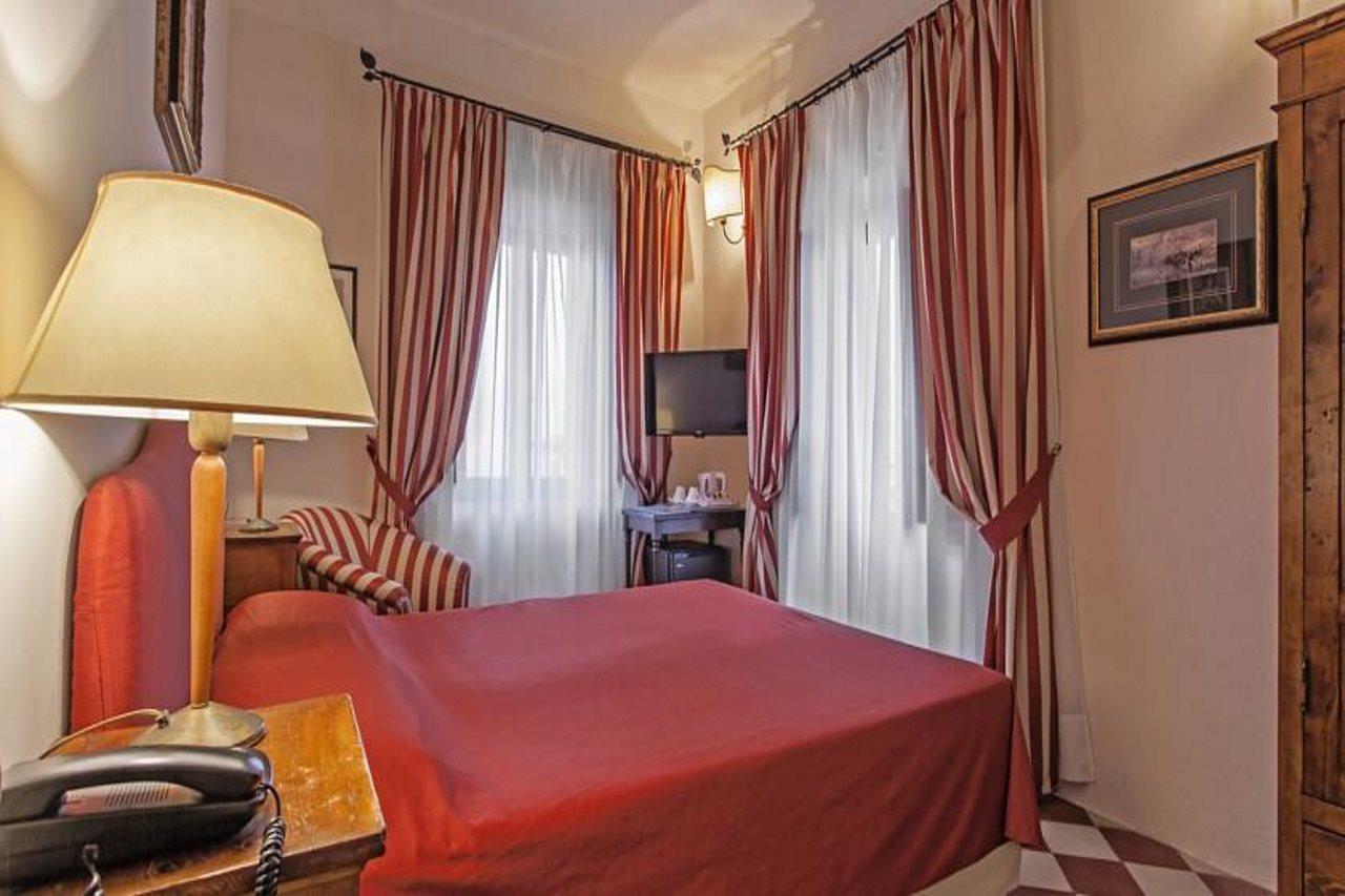 Il Chiostro Del Carmine Hotel Siena Exterior photo