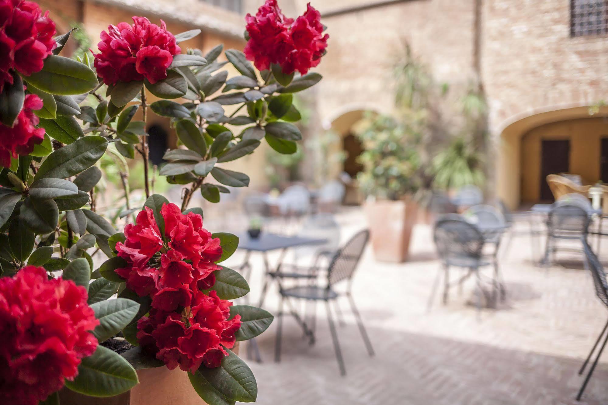 Il Chiostro Del Carmine Hotel Siena Exterior photo