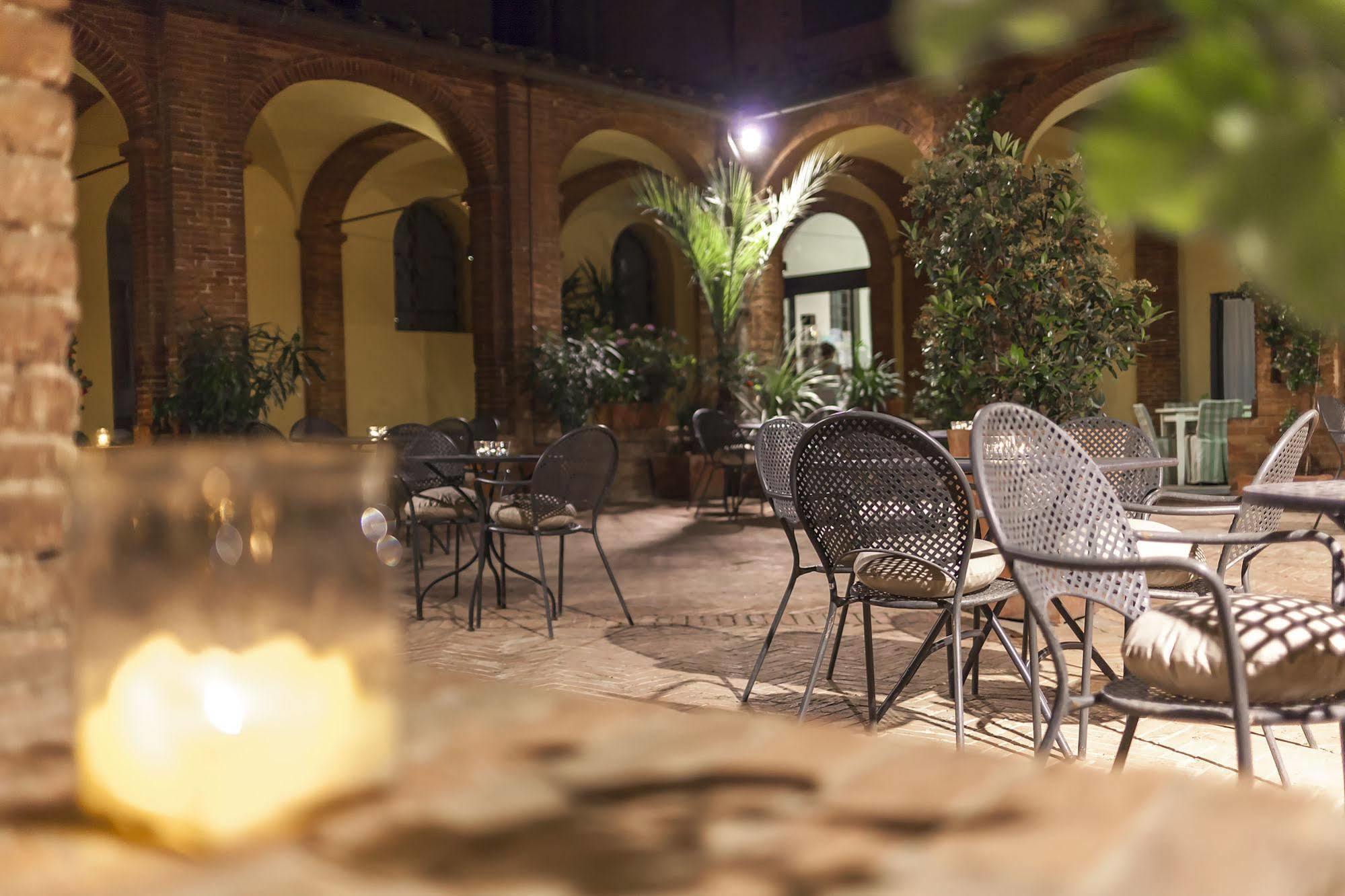 Il Chiostro Del Carmine Hotel Siena Exterior photo