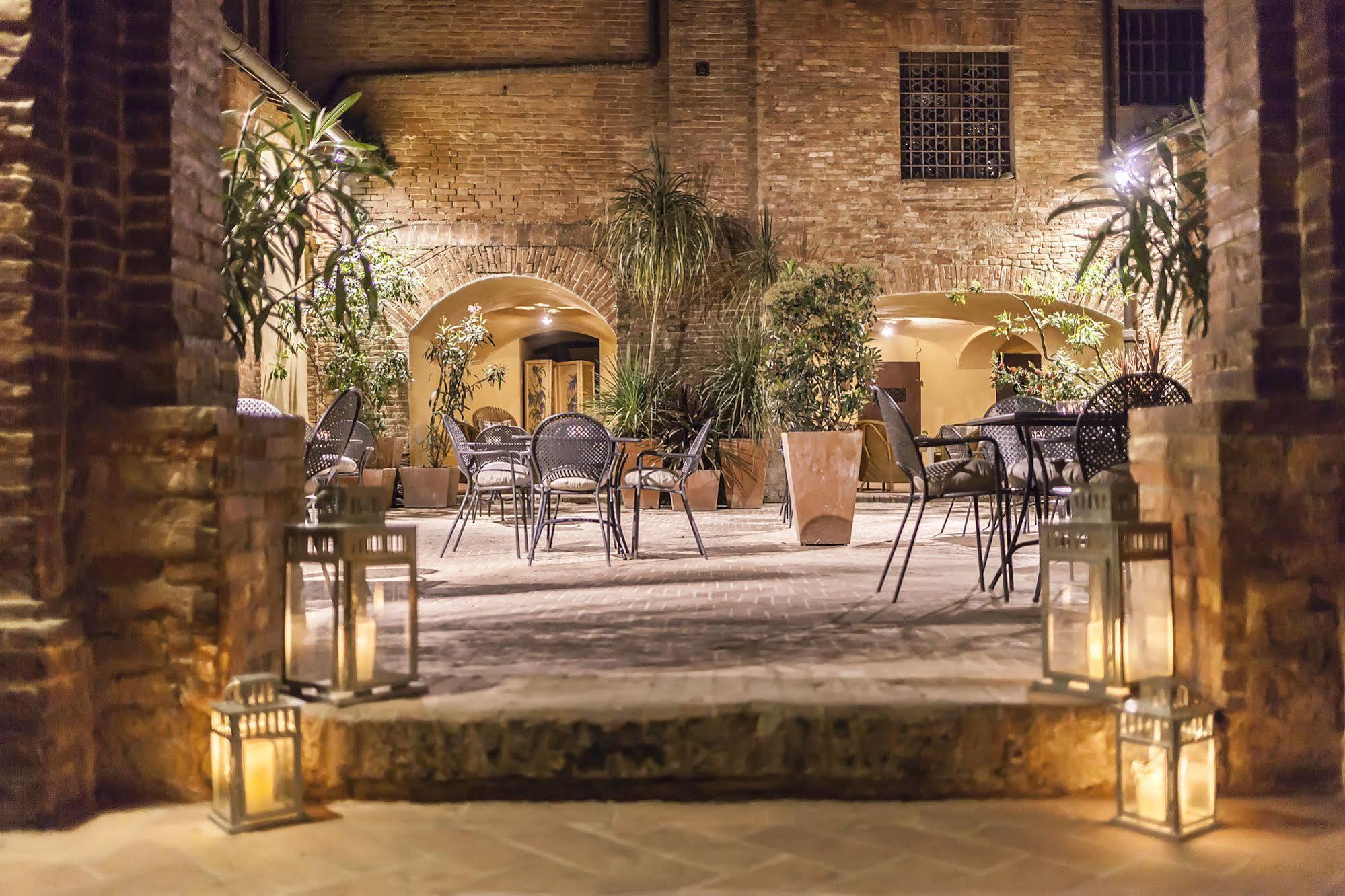 Il Chiostro Del Carmine Hotel Siena Exterior photo