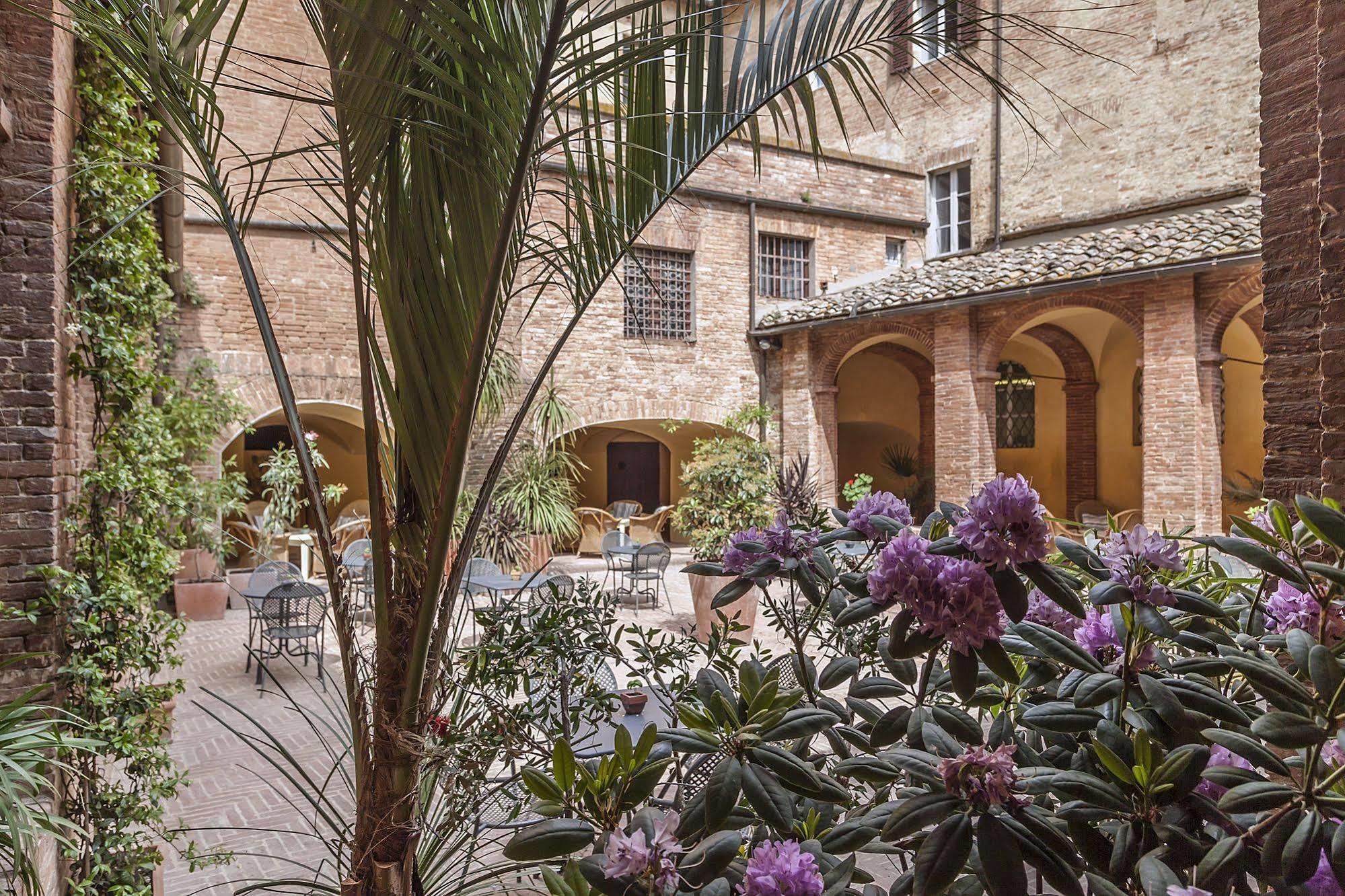 Il Chiostro Del Carmine Hotel Siena Exterior photo