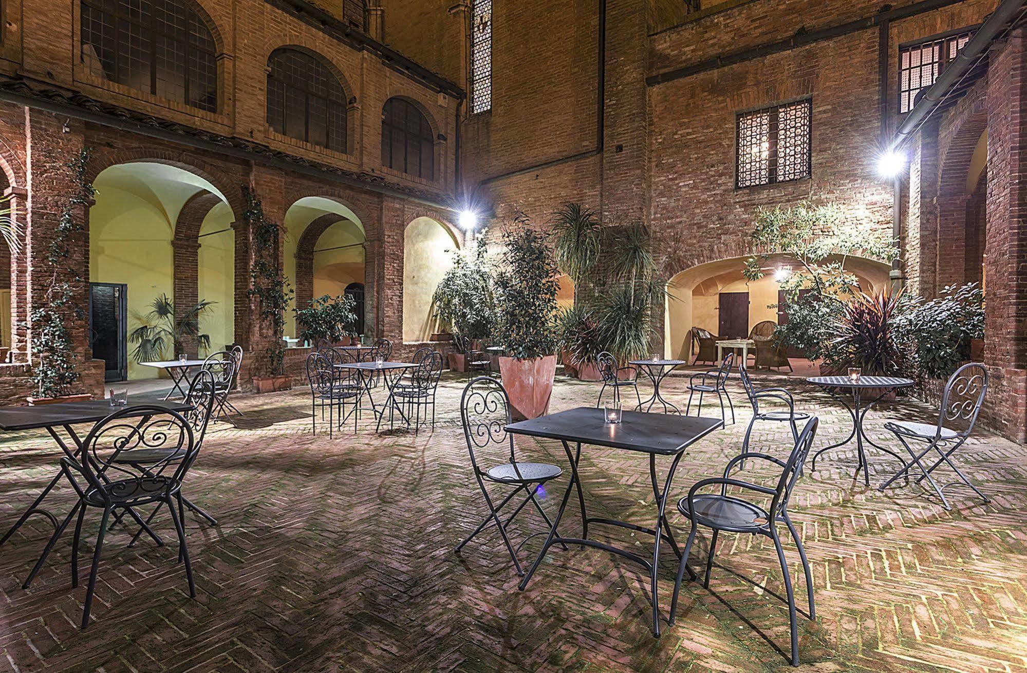 Il Chiostro Del Carmine Hotel Siena Exterior photo