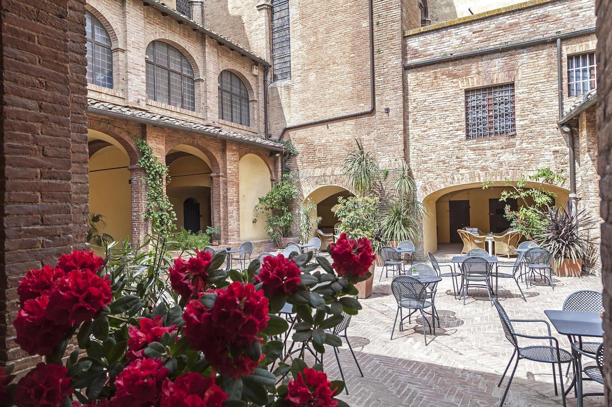 Il Chiostro Del Carmine Hotel Siena Exterior photo