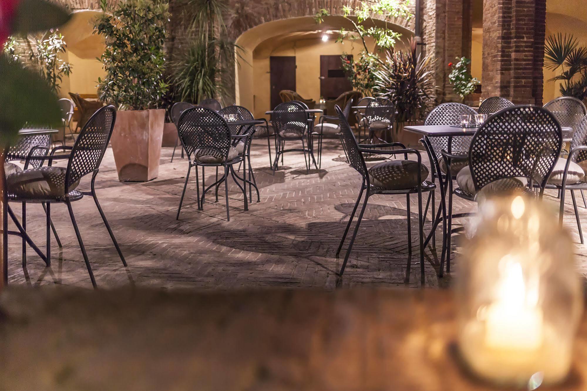 Il Chiostro Del Carmine Hotel Siena Exterior photo