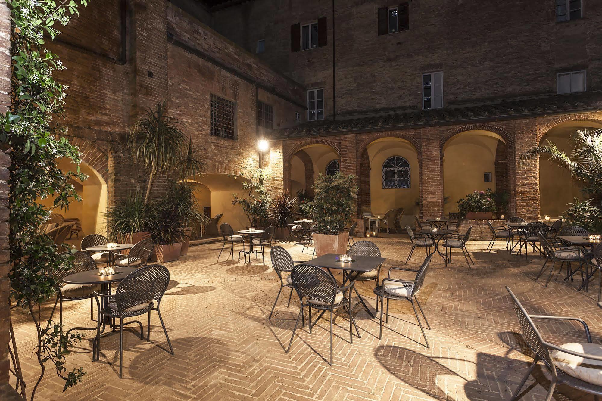 Il Chiostro Del Carmine Hotel Siena Exterior photo