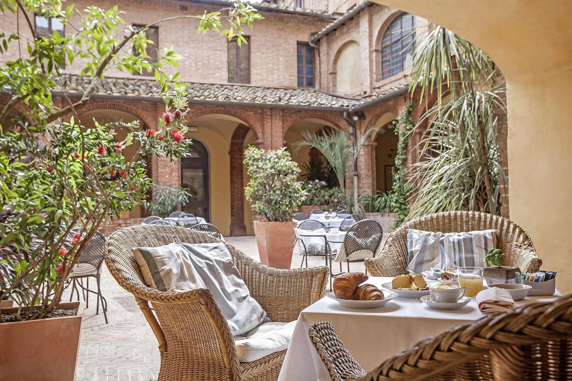 Il Chiostro Del Carmine Hotel Siena Exterior photo
