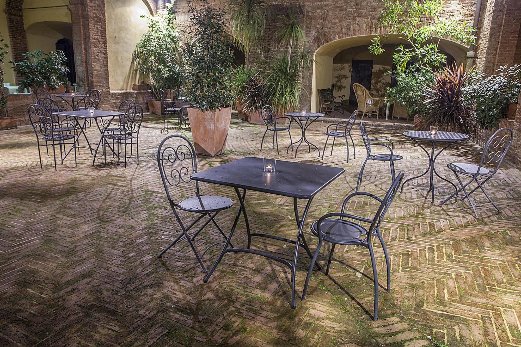 Il Chiostro Del Carmine Hotel Siena Exterior photo